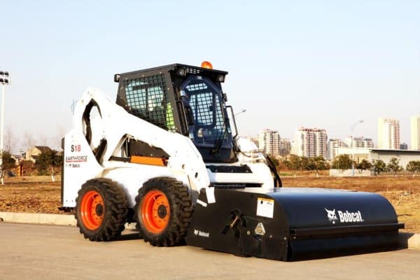 llantas para minicargador Bobcat Earthforce S18